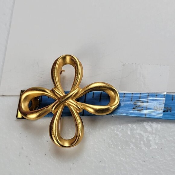 AK Anne Klein Gold Tone Knott Brooch 1.5" - Picture 8 of 8